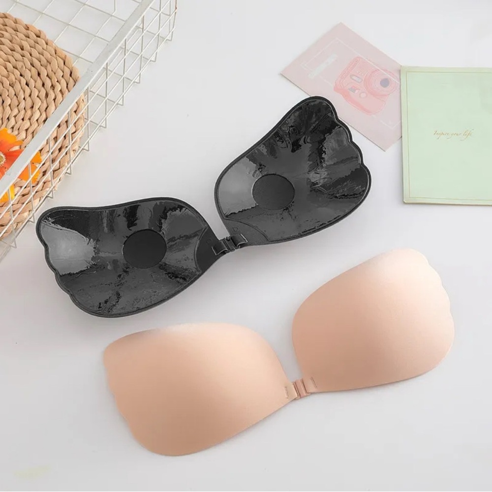 NEW Adhesive Strapless Bra (Black)
